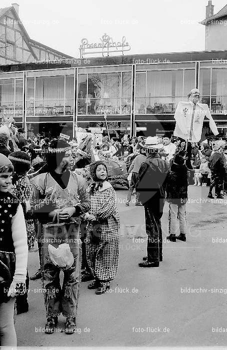 1970 Karneval - Kinderzug in Sinzig: KNSN-015352
