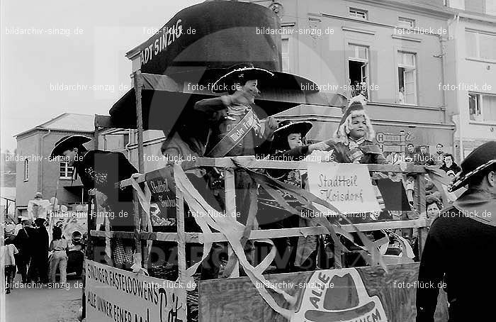 1970 Karneval - Kinderzug in Sinzig: KNSN-015355
