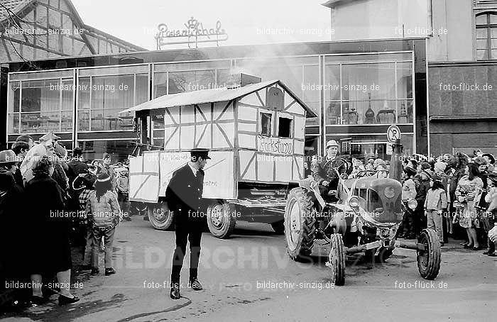 1970 Karneval - Kinderzug in Sinzig: KNSN-015357