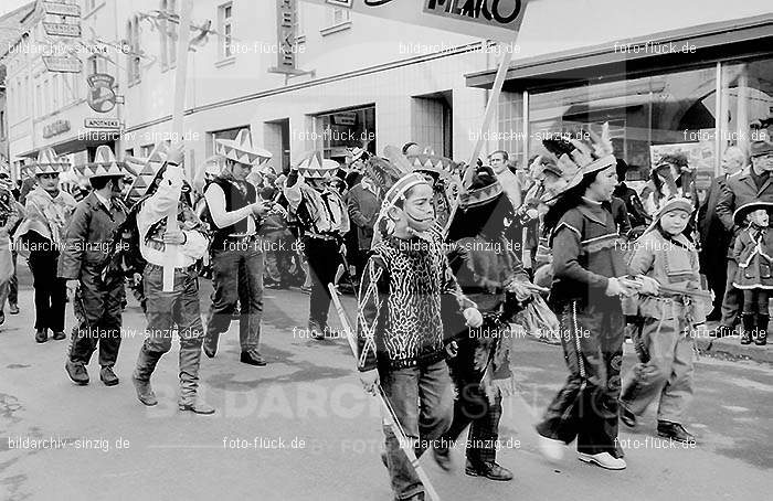 1970 Karneval - Kinderzug in Sinzig: KNSN-015360