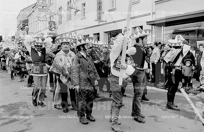 1970 Karneval - Kinderzug in Sinzig: KNSN-015361