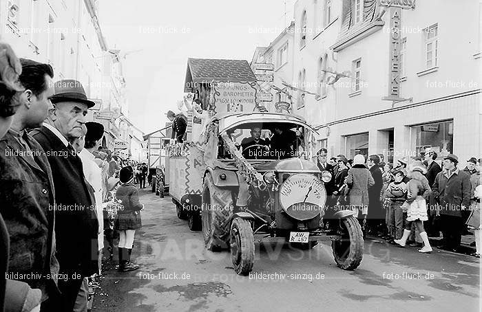 1970 Karneval - Kinderzug in Sinzig: KNSN-015367