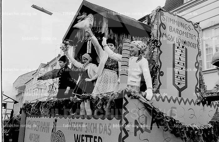 1970 Karneval - Kinderzug in Sinzig: KNSN-015368
