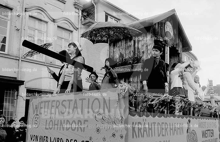 1970 Karneval - Kinderzug in Sinzig: KNSN-015369