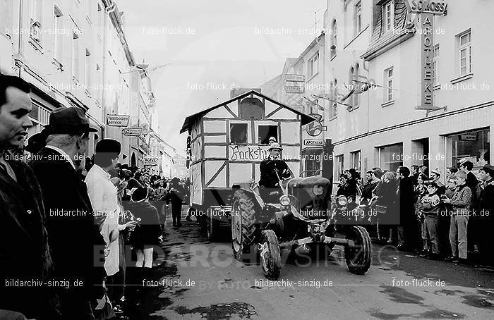 1970 Karneval - Kinderzug in Sinzig: KNSN-015370