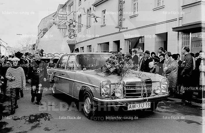 1970 Karneval - Kinderzug in Sinzig: KNSN-015373