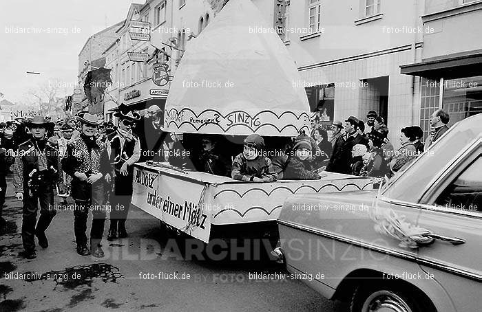 1970 Karneval - Kinderzug in Sinzig: KNSN-015374