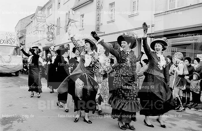 1970 Karneval - Kinderzug in Sinzig: KNSN-015382