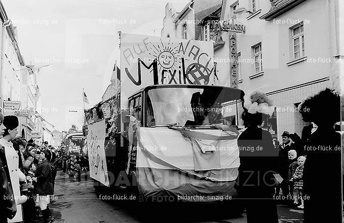 1970 Karneval - Kinderzug in Sinzig: KNSN-015384