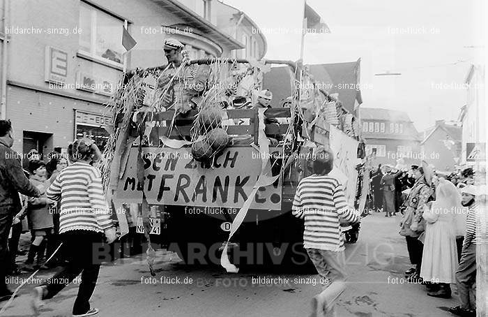 1970 Karneval - Kinderzug in Sinzig: KNSN-015386