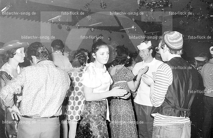 1970 Karneval im Sportverein: KRSP-015467