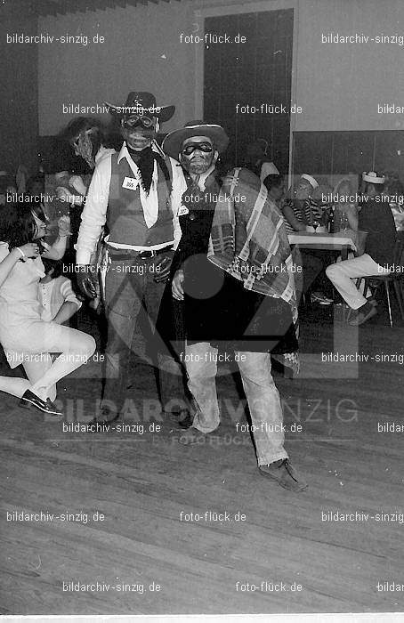1970 Karneval im Sportverein: KRSP-015473