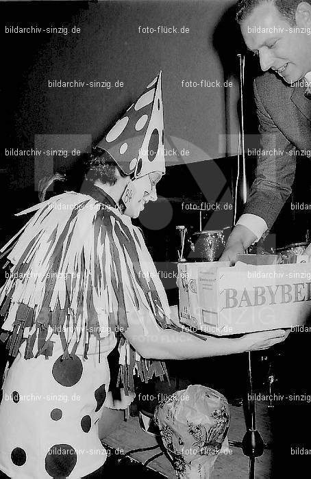 1970 Karnevalsfeier im Turnverein: KRTR-015624