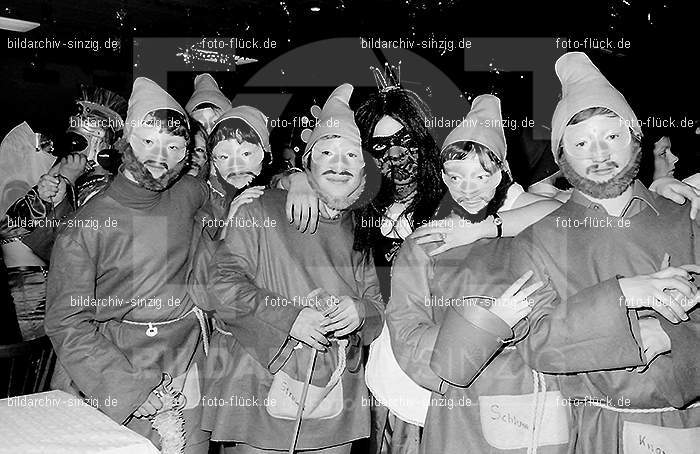 1970 Karnevalsfeier im Turnverein: KRTR-015645
