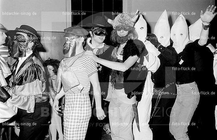 1970 Karnevalsfeier im Turnverein: KRTR-015659