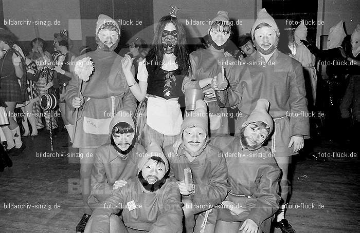 1970 Karnevalsfeier im Turnverein: KRTR-015664