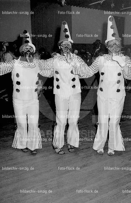 1970 Karnevalsfeier im Turnverein: KRTR-015670