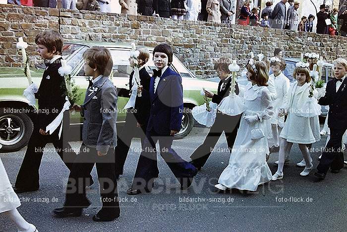 1977 - 1. hl. Kommunion in der St.Peter Kirche Sinzig -Pfarrer Heribert Kraus: HLKMSTPTKRSNPFHRKR-015826