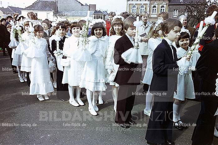 1977 - 1. hl. Kommunion in der St.Peter Kirche Sinzig -Pfarrer Heribert Kraus: HLKMSTPTKRSNPFHRKR-015835