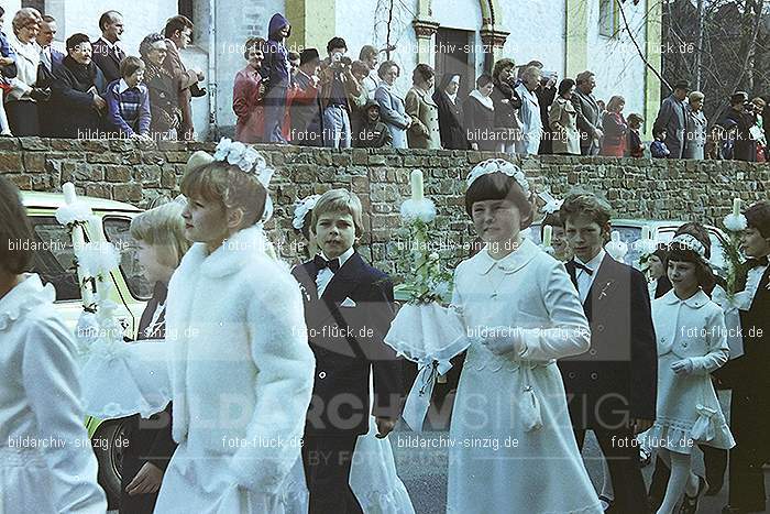 1977 - 1. hl. Kommunion in der St.Peter Kirche Sinzig -Pfarrer Heribert Kraus: HLKMSTPTKRSNPFHRKR-015862