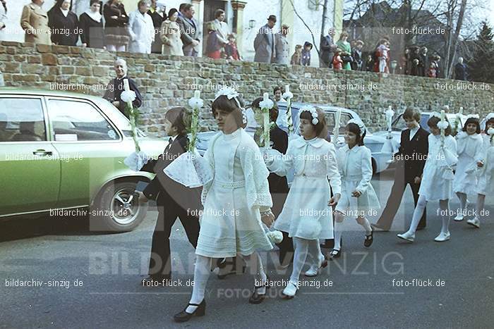 1977 - 1. hl. Kommunion in der St.Peter Kirche Sinzig -Pfarrer Heribert Kraus: HLKMSTPTKRSNPFHRKR-015929