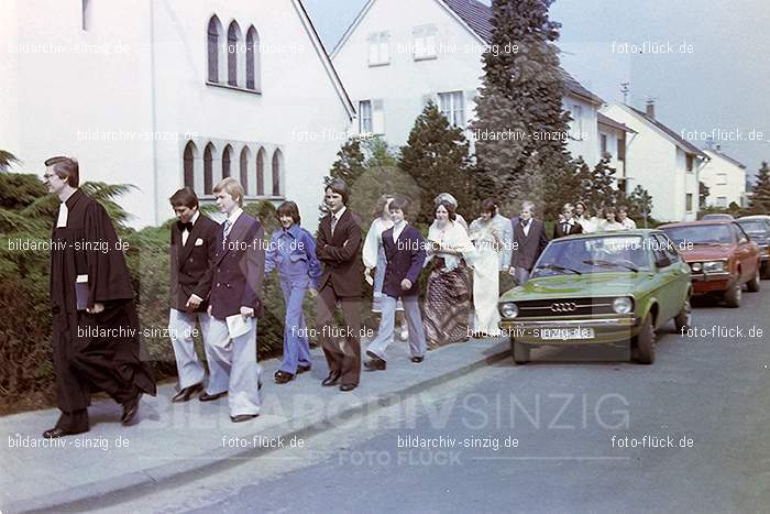 1977 Konfirmation in Sinzig - Advents Kirche -Alfred-Ott-Straße: KNSNDVKRLFTTST-015947