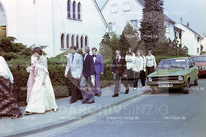 1977 Konfirmation in Sinzig - Advents Kirche -Alfred-Ott-Straße: KNSNDVKRLFTTST-015949