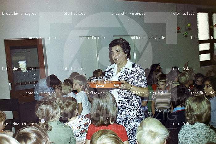 1977 40- jähriges Jubiläum von Tante Käthe im Kath. Kindergarten St. Peter Sinzig: JHJBTNKTKTKNSTPTSN-016022