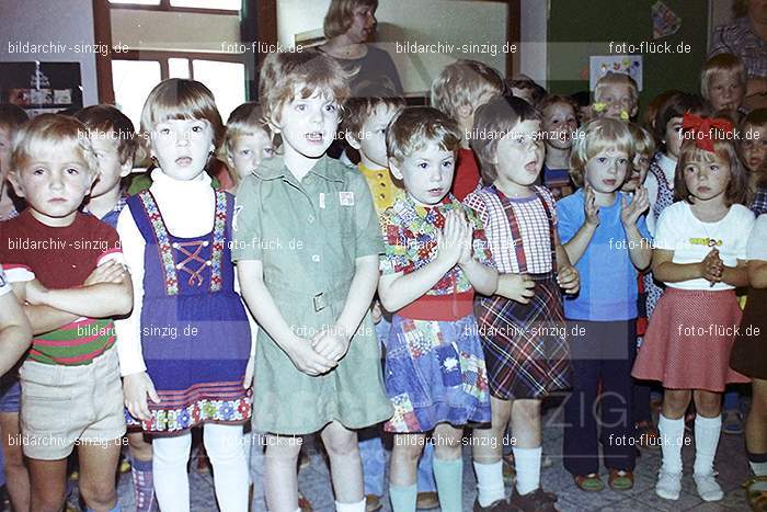 1977 40- jähriges Jubiläum von Tante Käthe im Kath. Kindergarten St. Peter Sinzig: JHJBTNKTKTKNSTPTSN-016043