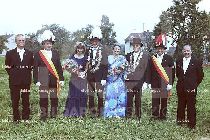 1981 Kirmes- Dienstag Biermusik im Zelt auf der Jahnwiese: KRDNBRZLJH-016058