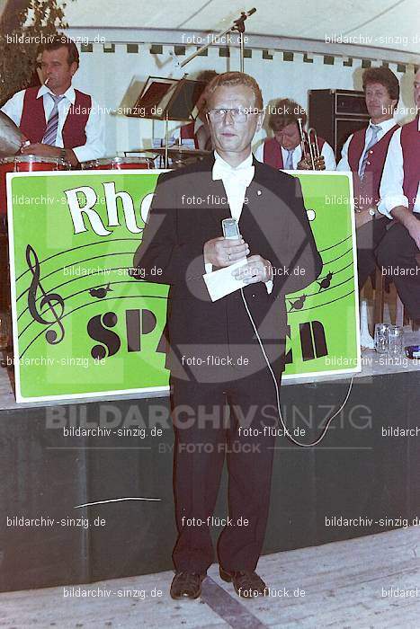 1981 Kirmes- Dienstag Biermusik im Zelt auf der Jahnwiese: KRDNBRZLJH-016068