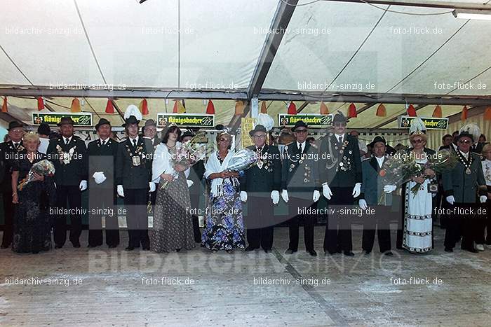 1981 Kirmes- Dienstag Biermusik im Zelt auf der Jahnwiese: KRDNBRZLJH-016113