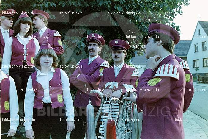 1981 Gruppenfotos vom Spielmannszug Löhndorf: GRSPLH-016148