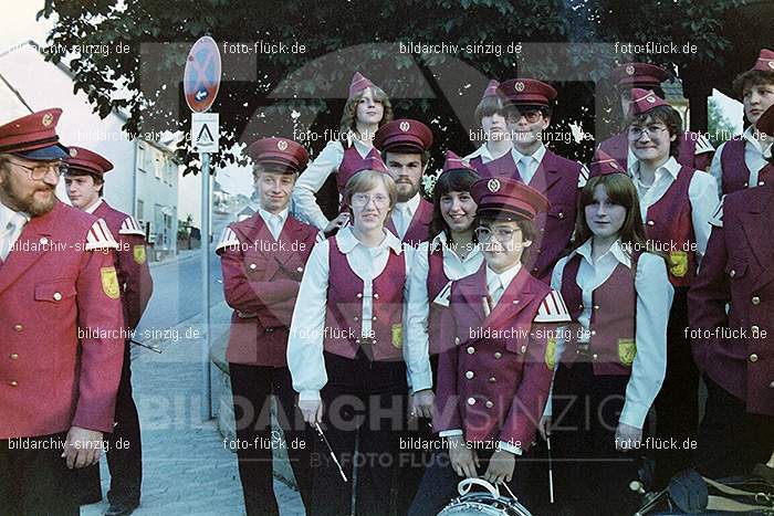 1981 Gruppenfotos vom Spielmannszug Löhndorf: GRSPLH-016159