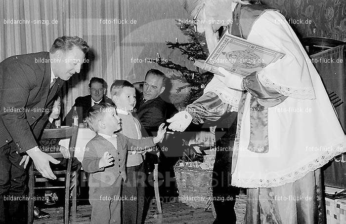 Weihnachtsfeier für Kinder in den 60er Jahren: WHFRKNR-001727