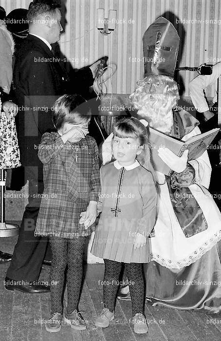 Weihnachtsfeier für Kinder in den 60er Jahren: WHFRKNR-001808