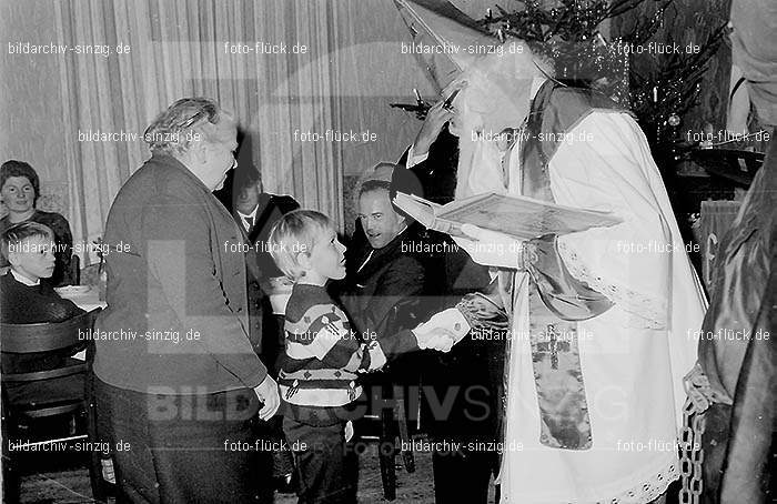 Weihnachtsfeier für Kinder in den 60er Jahren: WHFRKNR-001849