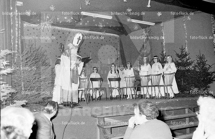 Arbeiter Wohlfahrt Weihnachtsfeier im Helenensaal 1972: RBWHWHHL-001906