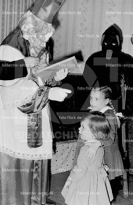 Weihnachtsfeier für Kinder in den 60er Jahren: WHFRKNR-001947
