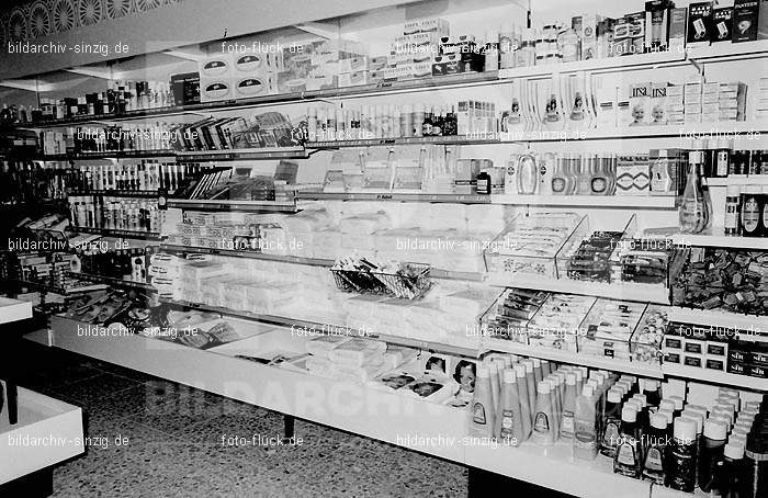 Eröffnung des Geschäftes „Der Seifen Platz“ im Oktober 1972 in Sinzig am Markt: RFGSSFPLKTSNMR-002060