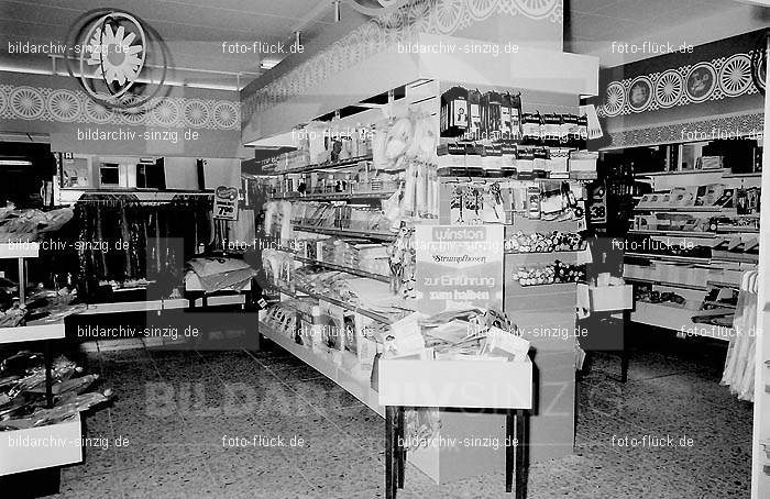Eröffnung des Geschäftes „Der Seifen Platz“ im Oktober 1972 in Sinzig am Markt: RFGSSFPLKTSNMR-002064