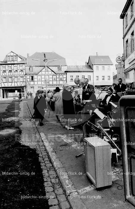 Eröffnung des Geschäftes „Der Seifen Platz“ im Oktober 1972 in Sinzig am Markt: RFGSSFPLKTSNMR-002069