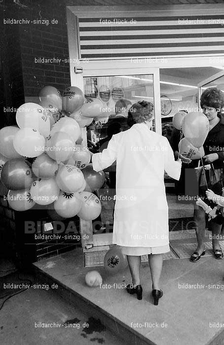 Eröffnung des Geschäftes „Der Seifen Platz“ im Oktober 1972 in Sinzig am Markt: RFGSSFPLKTSNMR-002076