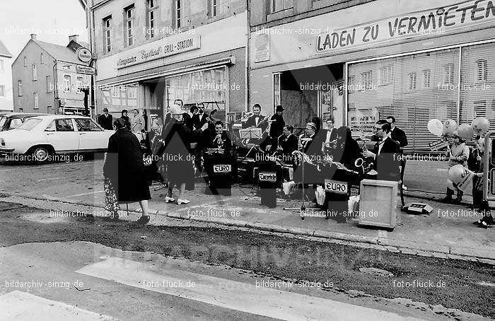 Eröffnung des Geschäftes „Der Seifen Platz“ im Oktober 1972 in Sinzig am Markt: RFGSSFPLKTSNMR-002078