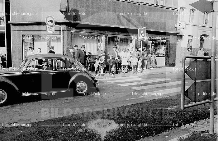 Eröffnung des Geschäftes „Der Seifen Platz“ im Oktober 1972 in Sinzig am Markt: RFGSSFPLKTSNMR-002084