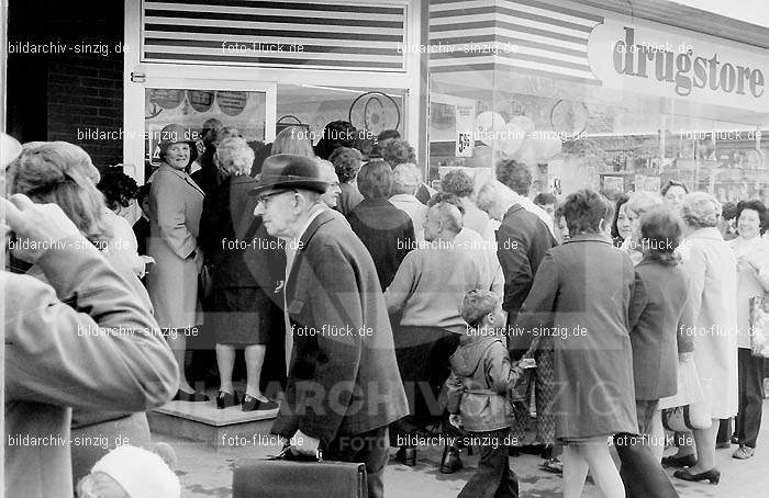 Eröffnung des Geschäftes „Der Seifen Platz“ im Oktober 1972 in Sinzig am Markt: RFGSSFPLKTSNMR-002087
