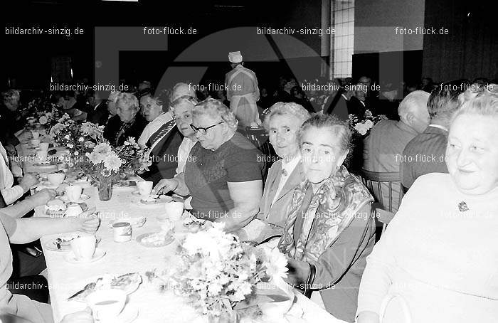 Altenfeier der Stadt Sinzig im Helenensaal 1970: LTSTSNHL-002153