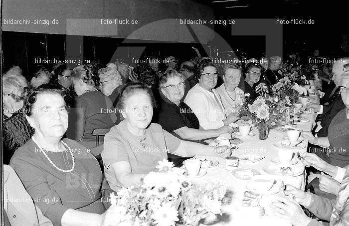 Altenfeier der Stadt Sinzig im Helenensaal 1970: LTSTSNHL-002154