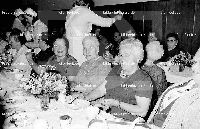 Altenfeier der Stadt Sinzig im Helenensaal 1970: LTSTSNHL-002161