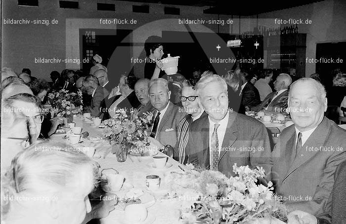 Altenfeier der Stadt Sinzig im Helenensaal 1970: LTSTSNHL-002163